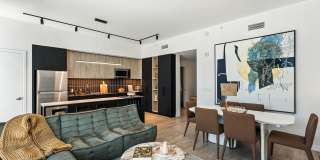 Overland & Ayres Gallery 18