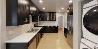 5 Bed / 3 Bath on Rockford Dr (Large Rooms & Backyard) – Walk to Campus!! Gallery 7