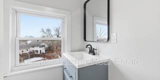 848 Bank St Gallery 11