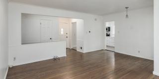 Charming single story home in heart of Reseda Gallery 15