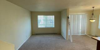 2 Bedroom 1 1/2 Bathroom - Close to Campus - Centrally Located Gallery 25