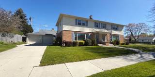 3 Bed 1.5 Bath Near Lake Michigan Gallery 1