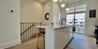 629 N Queen Street Gallery 16