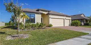 5513 1st Square Gallery 1