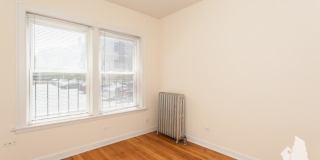 3916 North Pine Grove Ave. Gallery 7