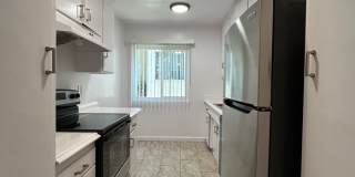 Tarzana Five Apartments Gallery 36