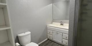 Spacious 2 Bedroom, 2 Bathroom Home for Rent – 712 E. 15th St., Davenport, IA 52803 Gallery 7