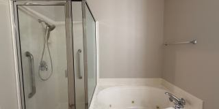 Great 2 Bed 2 Bath Condo! Gallery 17