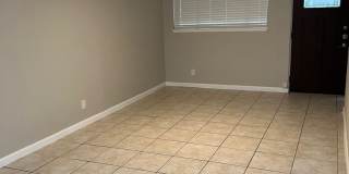 2 story 2 Bed 1 Bath - 2 Parking - Water Paid Gallery 4