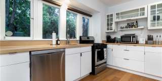 6008 Carlton Way Gallery 11