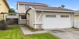 Fairfield, Remodeled 4 Bedroom Home on Quiet Court with Flexible Layout Gallery 1