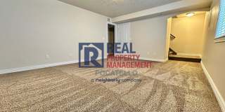 Beautiful 4 bedroom 3 bath house - attached garage Gallery 24