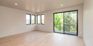 Partially Furnished Luxury Westside Townhome! Gallery 9