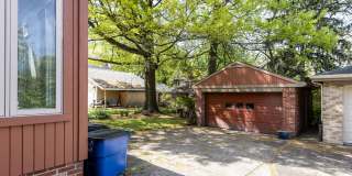 Stunning 5 Bedroom 2.5 Bathroom Home in Squirrel Hill Gallery 51