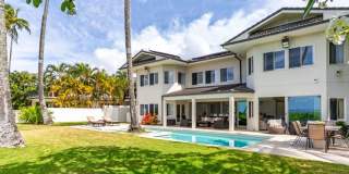 Paradise Beach Estate: Beachfront 6BR w/ Pool, Guest Suite  Pickleball Gallery 1