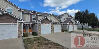 Charming 2 Bedroom / 2.5 Bathroom Townhome in Raymore!! Charming 2 Bedroom / 2.5 Bathroom Townhome in Raymore!! Gallery 1