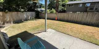 Lovely 3bed/2bath Ranch style home with HUGE private yard in a peaceful cul-de-sac! Gallery 19