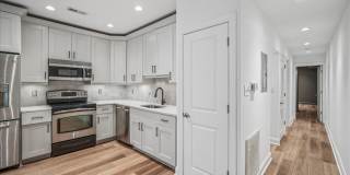 Modern 2BR 2BA Apartment in Columbia Heights Gallery 9