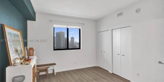 601 NE 36th St Gallery 28