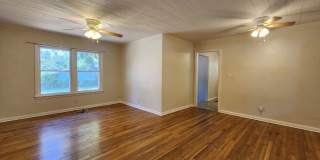 Live in the Heart of Downtown New Braunfels / Covered Front Porch / Carport & Storage / NBISD Gallery 7
