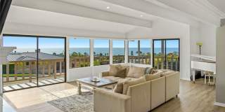 32401 Seven Seas Gallery 1