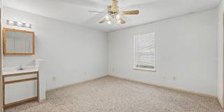 Cozy 2-Bedroom, 1-Bathroom Townhouse with Washer/Dryer in a Quiet, Relaxing Setting Gallery 15