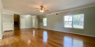 Stunning 4 Bedroom, 2.5 Bath Home Just 3 Blocks to Chesapeake Bay Gallery 9