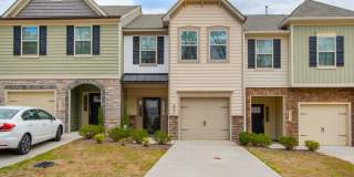 Modern Elegance in Brightleaf: 3-Bedroom Townhouse with Amenities Galore Gallery 1