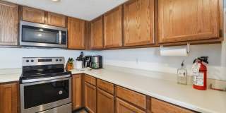 Central Phoenix Gem! Private Patio, Gated, Pool + Underground Parking Gallery 32