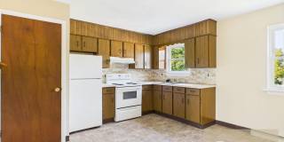 Bright & Inviting 2BR Townhome in Dallastown Schools! Gallery 1