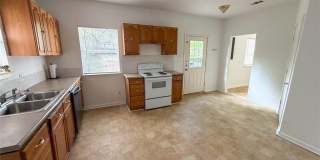 114 E Hull Street Gallery 9