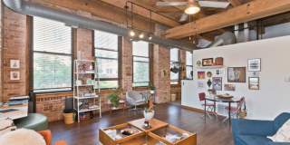 400 S Green Street Gallery 1