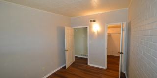 2412 N Bryant Gallery 4