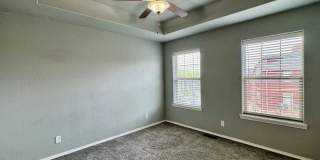 Nice 2 bedroom townhome close to I-49 Gallery 14