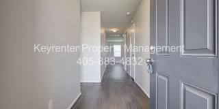 Beautiful 3-Bedroom Home with Easy Access to I-35 & I-240 Gallery 5