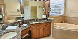 Seasonal Short-Term 4 Bedroom 3 Bathroom Heated Pool Home located in Venetian Golf & River Club! Gallery 50