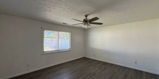 Charming 3 Bed 2 Bath Home with Fenced Yard Gallery 22