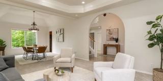 Elmonica Luxury! 4BD/3BTH w/ 3-Car Garage + A/C + Oversized Backyard + Pets Welcome! Gallery 10