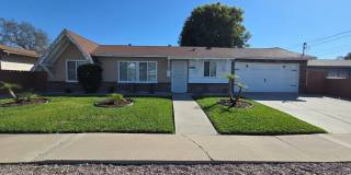 Spacious 3 bed 1 bath with a large backyard! Gallery 1