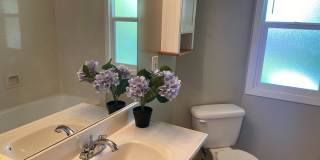 Stunning Three Bedroom House W/ Two Car Garage & Backyard!! Gallery 15