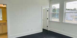 LIKE NEW IN PARK VUE! Townhome located across from Westside Park in Atlanta! MUST SEE! Gallery 27
