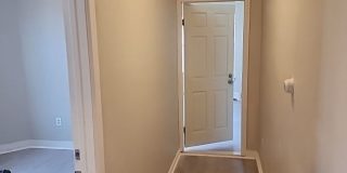 Spacious 3BR in Hartford’s Barry Square — 36 Whitmore St (3 bed / 1 bath) Gallery 17