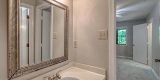 225 Twin Oaks Place Gallery 43