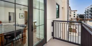 Azara Gallery 39