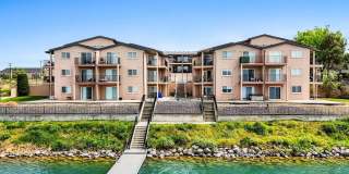 Lake Front Condo! Available NOW! Gallery 1
