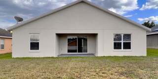 Spacious Three-Bedroom Home in Savannah Estates Gallery 20
