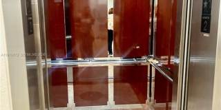 1200 Saint Charles Pl Gallery 5