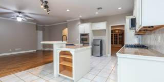 5 Bed / 2.5 Bath in South Tulsa! Gallery 21