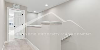 Spacious Townhouse with Central AC and 2-Car Garage Gallery 10
