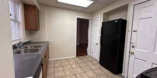 909 Lincoln Avenue Gallery 8